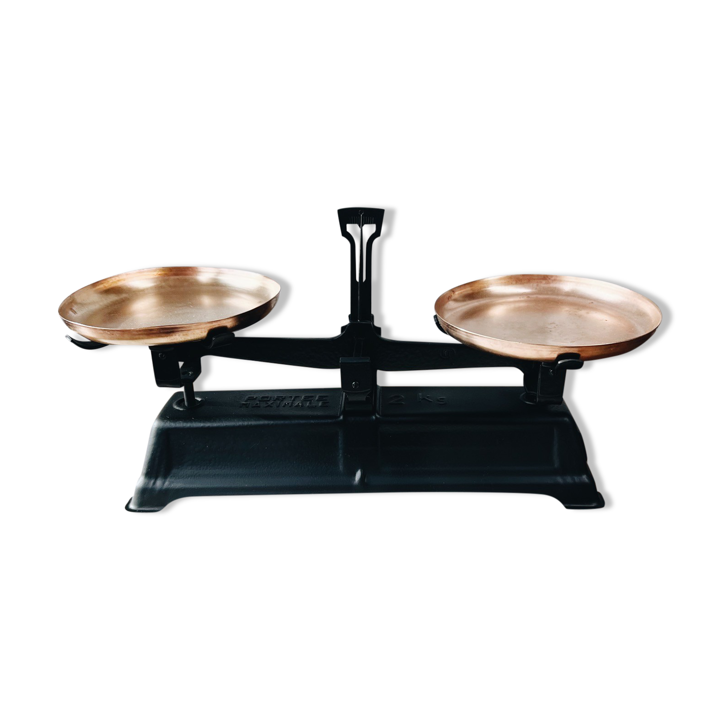 Scale 2 kg in brass and metal