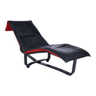 Scandinavian modern black leather and red wool reversible chaise lounge from Westnofa, Norwegian