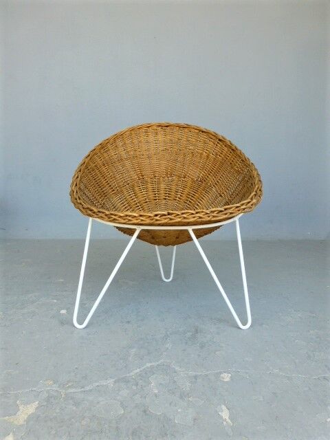 VINTAGE SALON IN RATTAN AND METAL. 1960