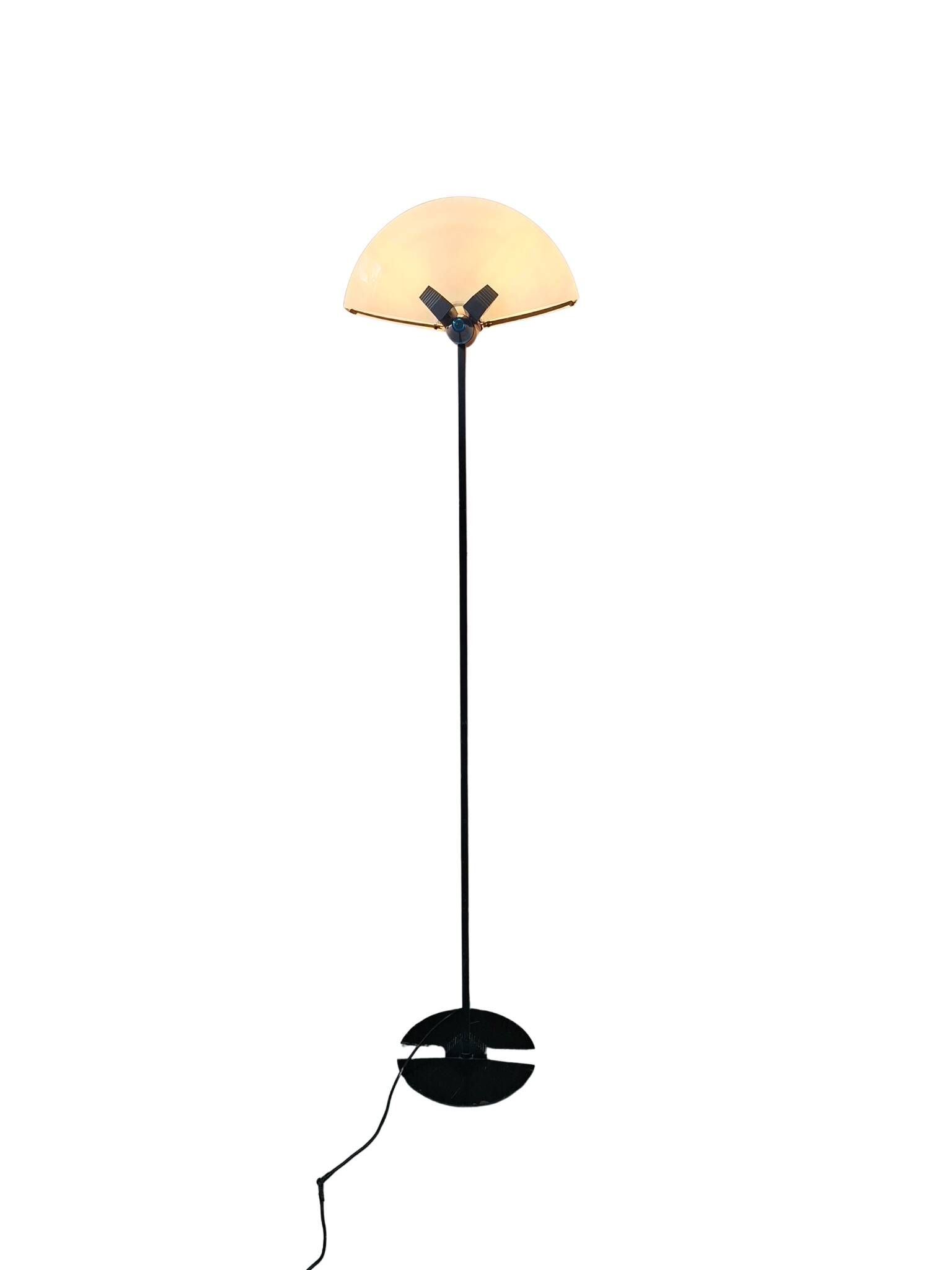 Lampe sur pied des années 70 en fer et verre de Murano, design industriel.