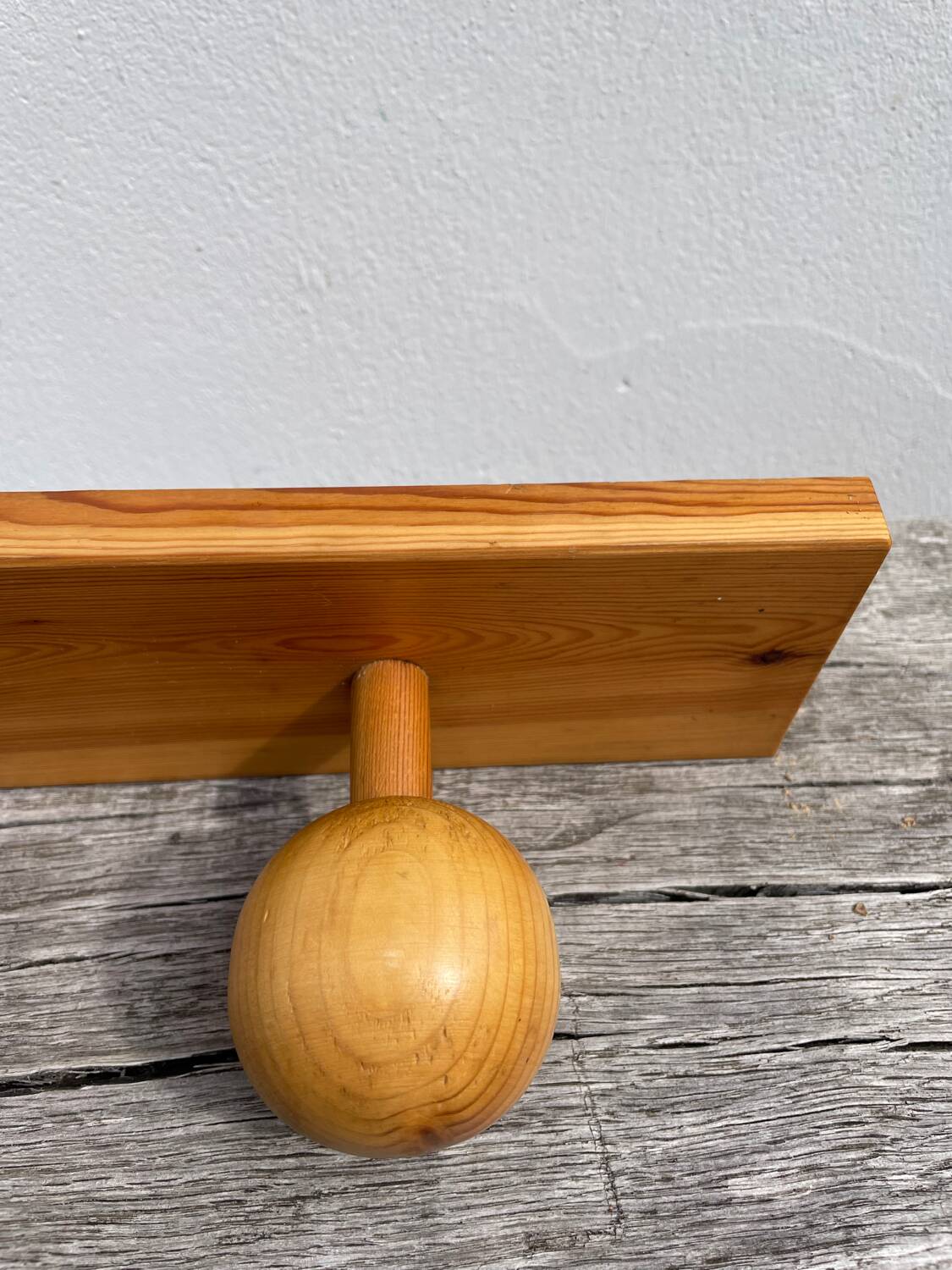Maison Regain 1980 wooden wall coat rack