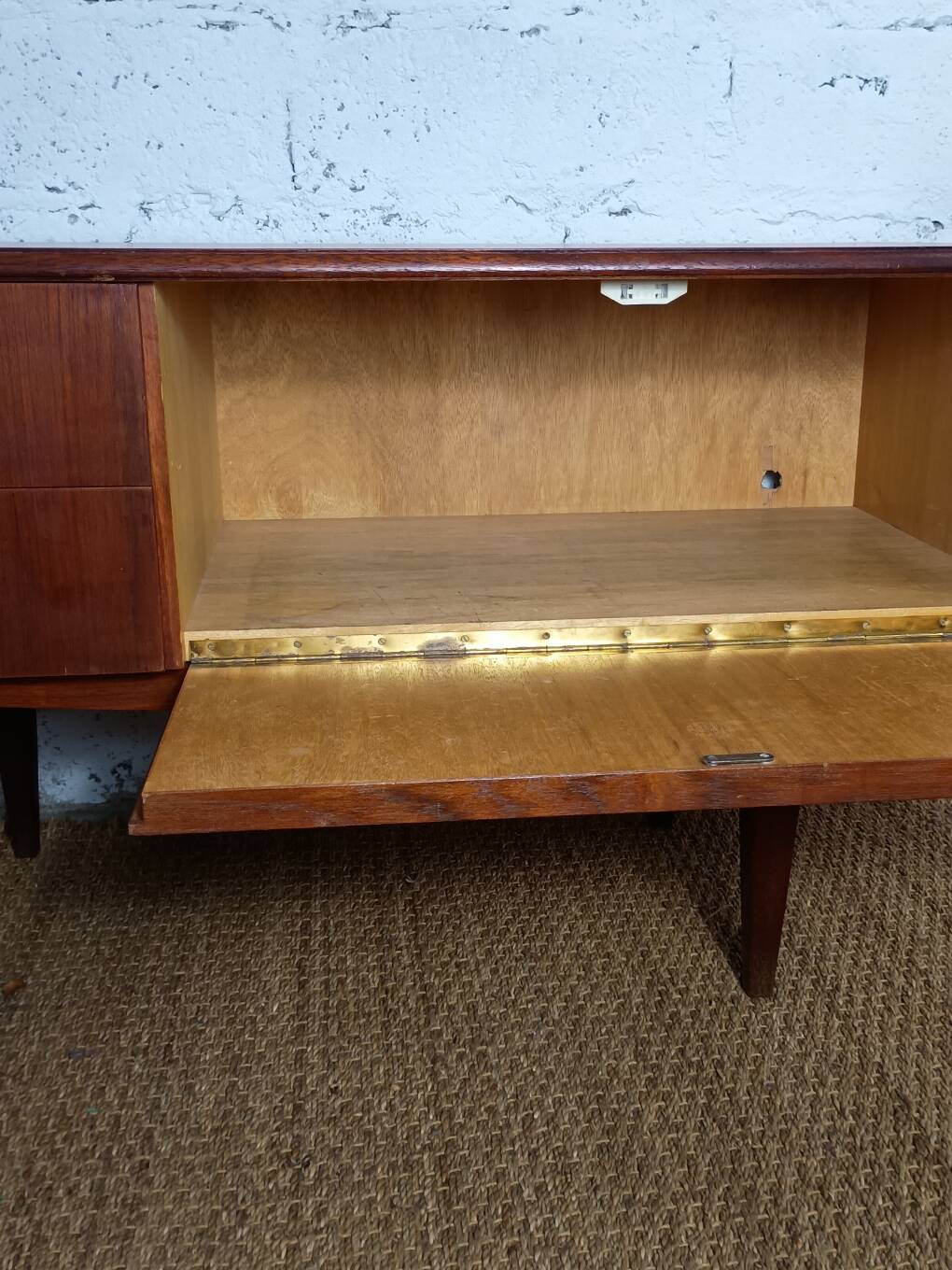Low cabinet or small sideboard in mahogany from the 1960s.