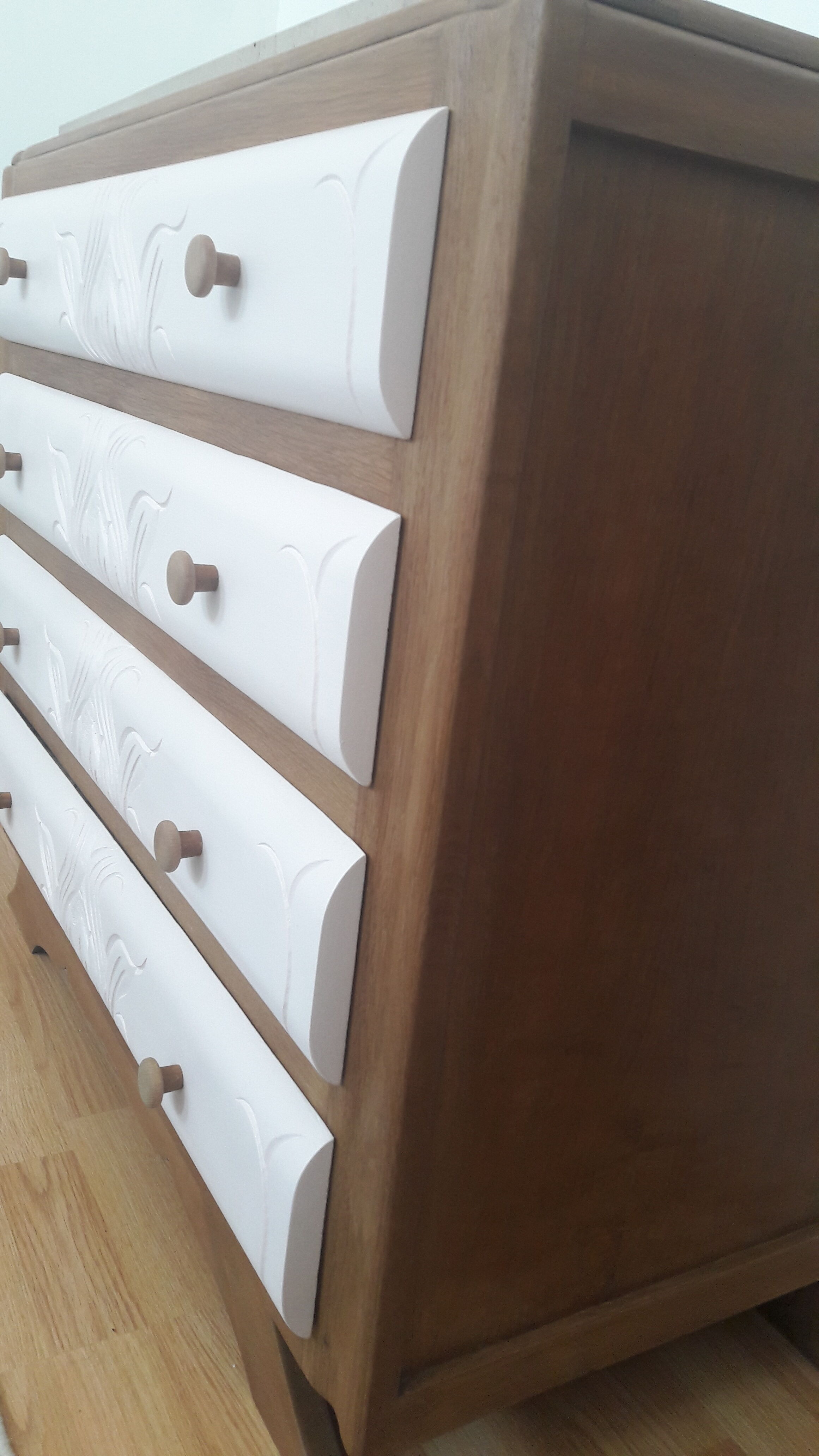 Commode relookée rose poudrée