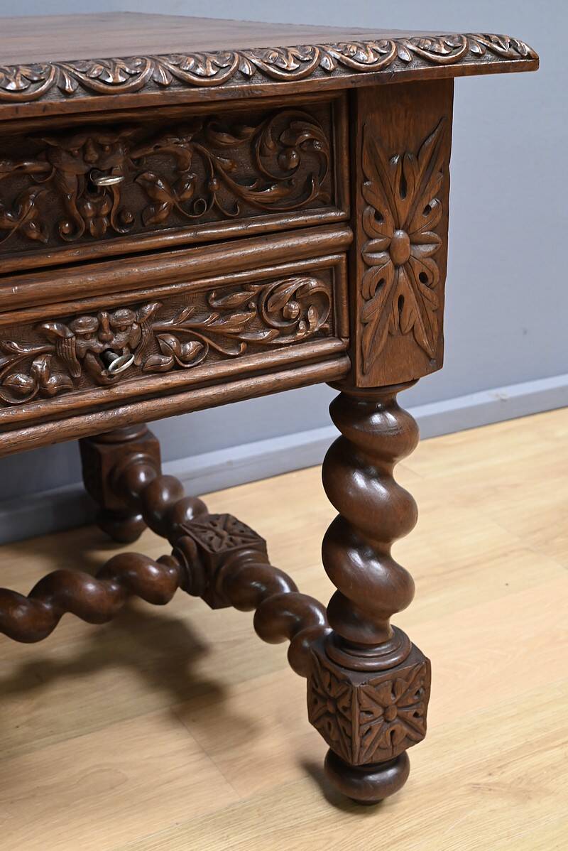 Oak desk, Neo-Gothic style – Late 19th century