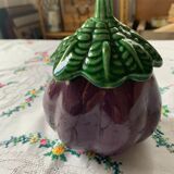 Pot en barbotine en forme d’aubergine
