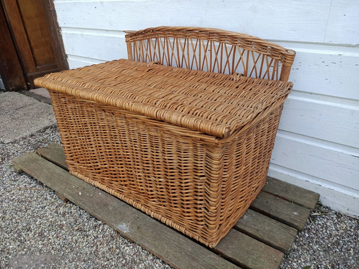 Coffre à jouets en osier