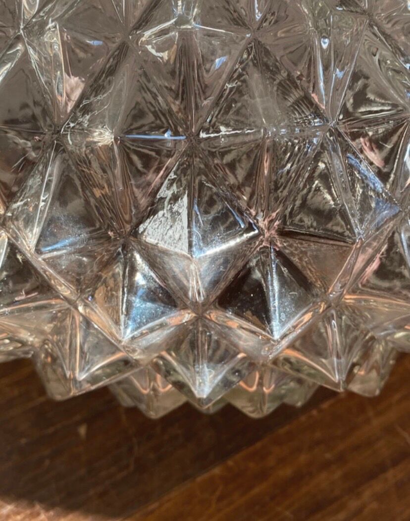 Globe en verre, pointe de diamant
