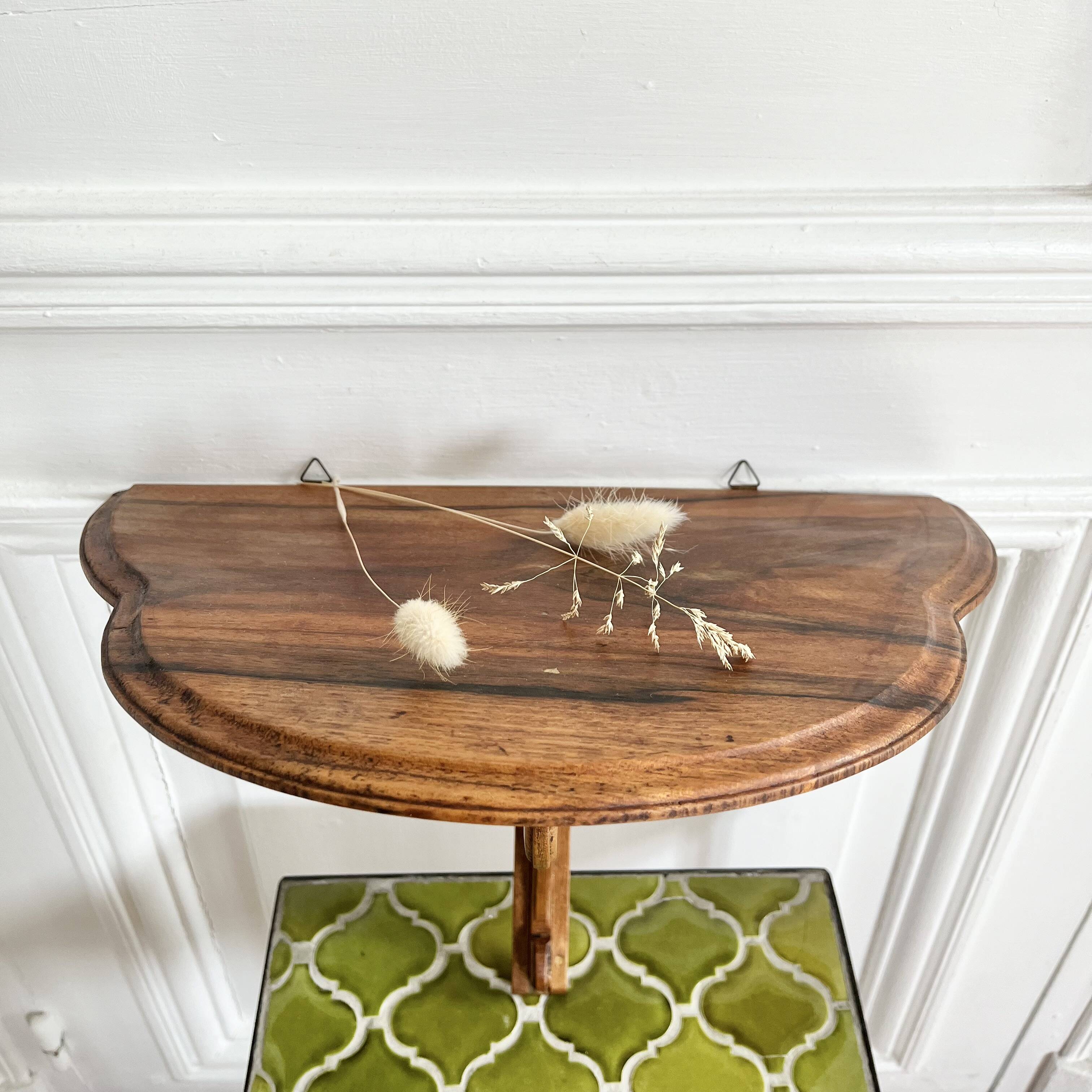 Curved wall console shelf