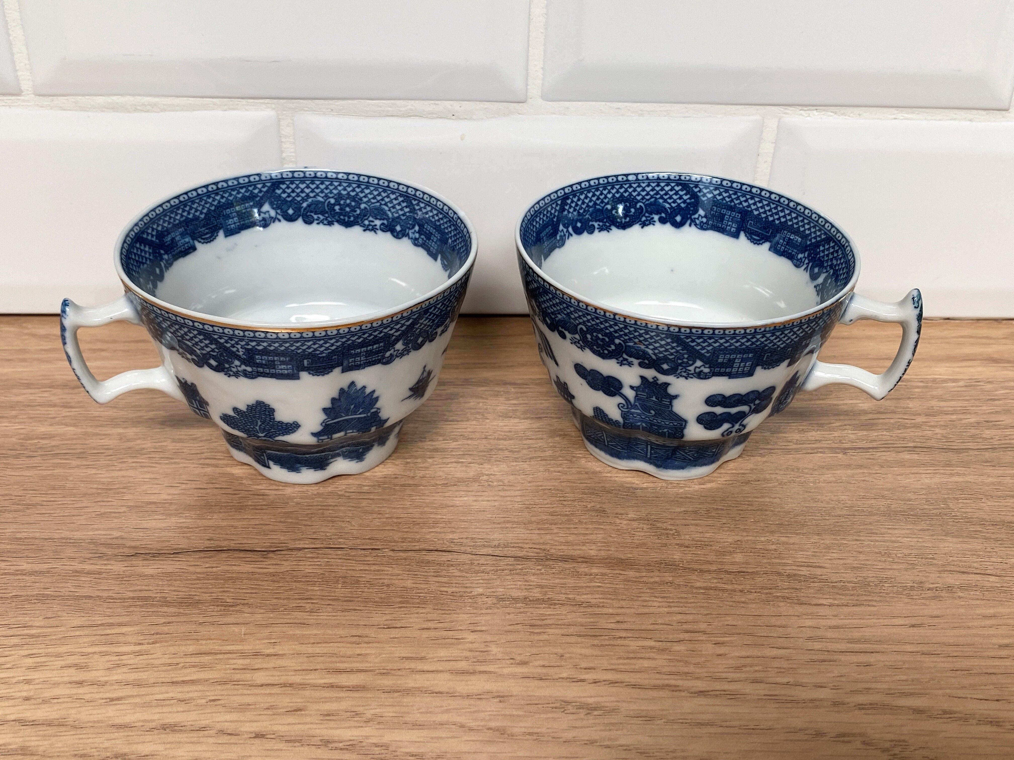 2 fine porcelain cups