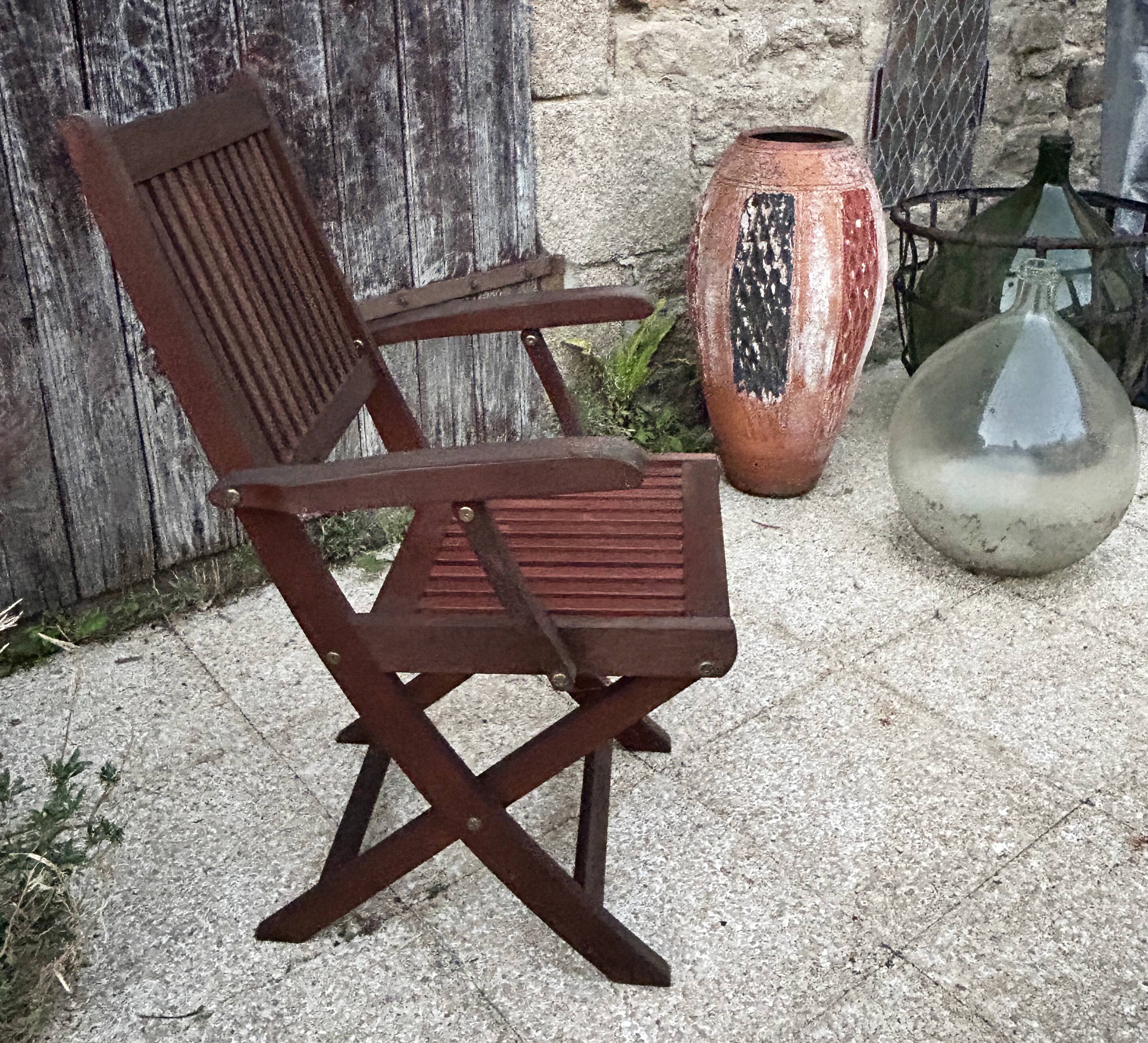 Elegant Folding Garden Chair in Teak – beautiful era holiday style