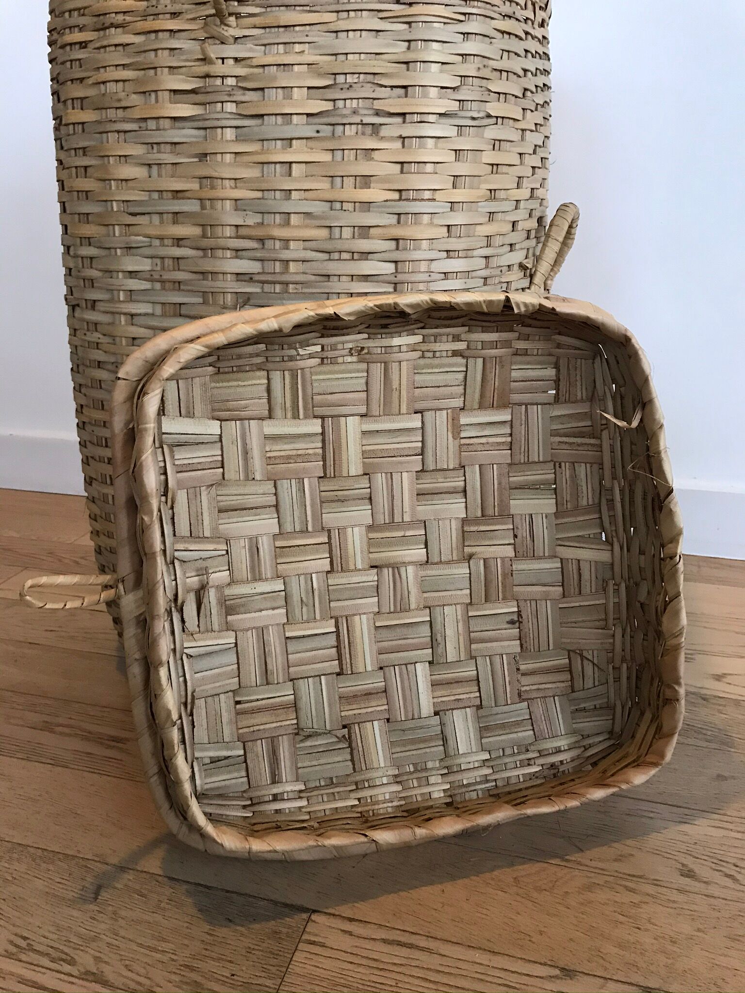 Large wicker/vintage bamboo laundry basket with lid