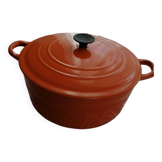 Le Creuset casserole dish