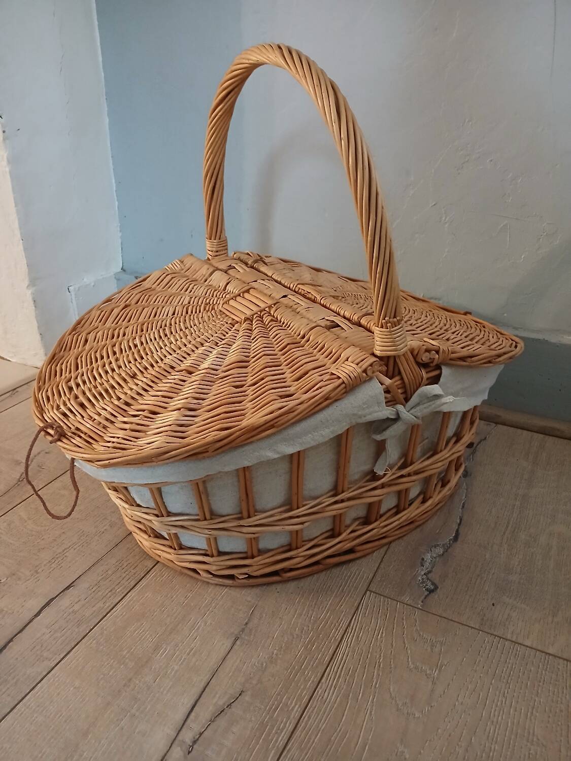 Panier à pique-nique ancien