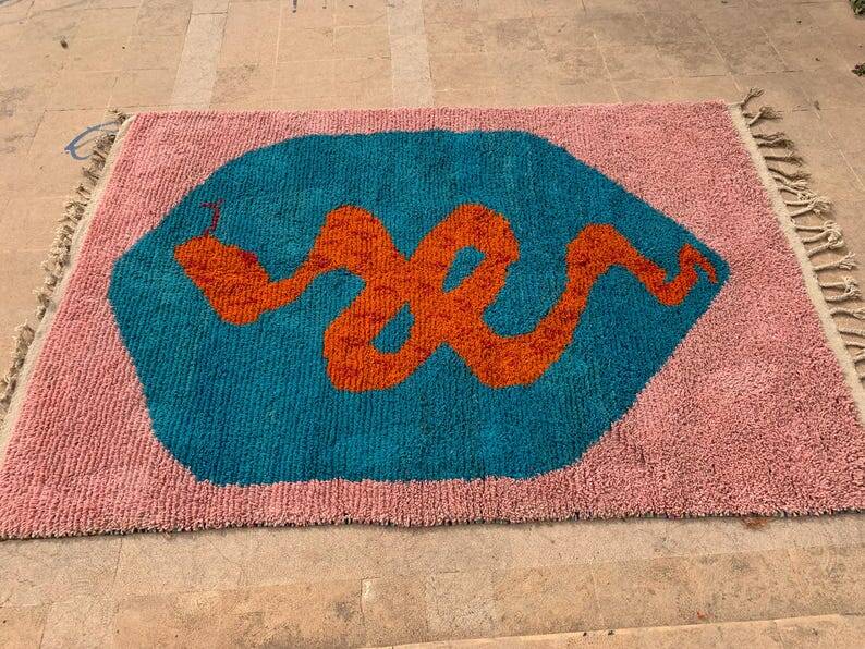 Berber Moroccan rug decorated 200cm x 300cm