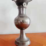Lampe à Huile Kosmos Brenner En étain Avec Globe En Opaline Blanche