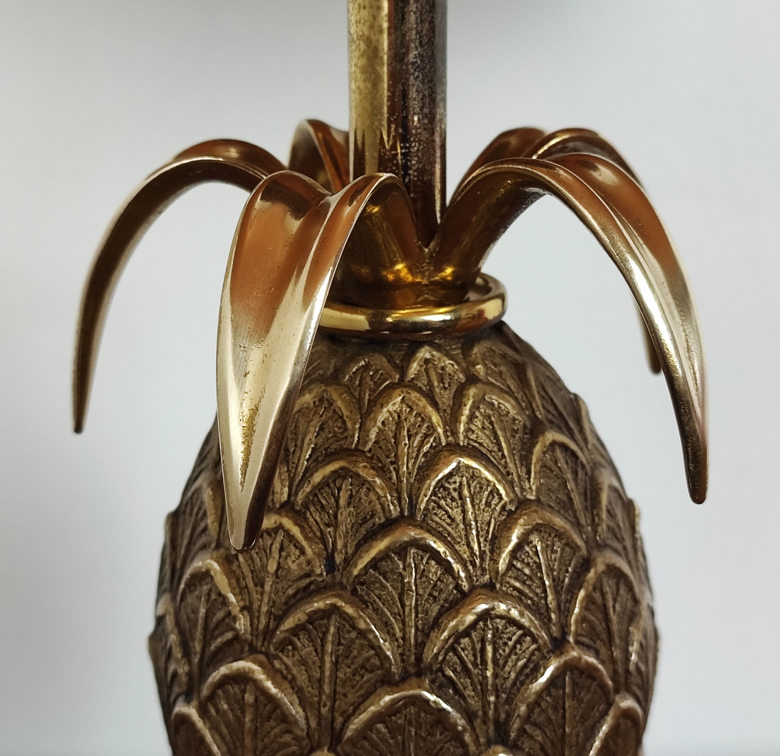 Pineapple lamp 80'