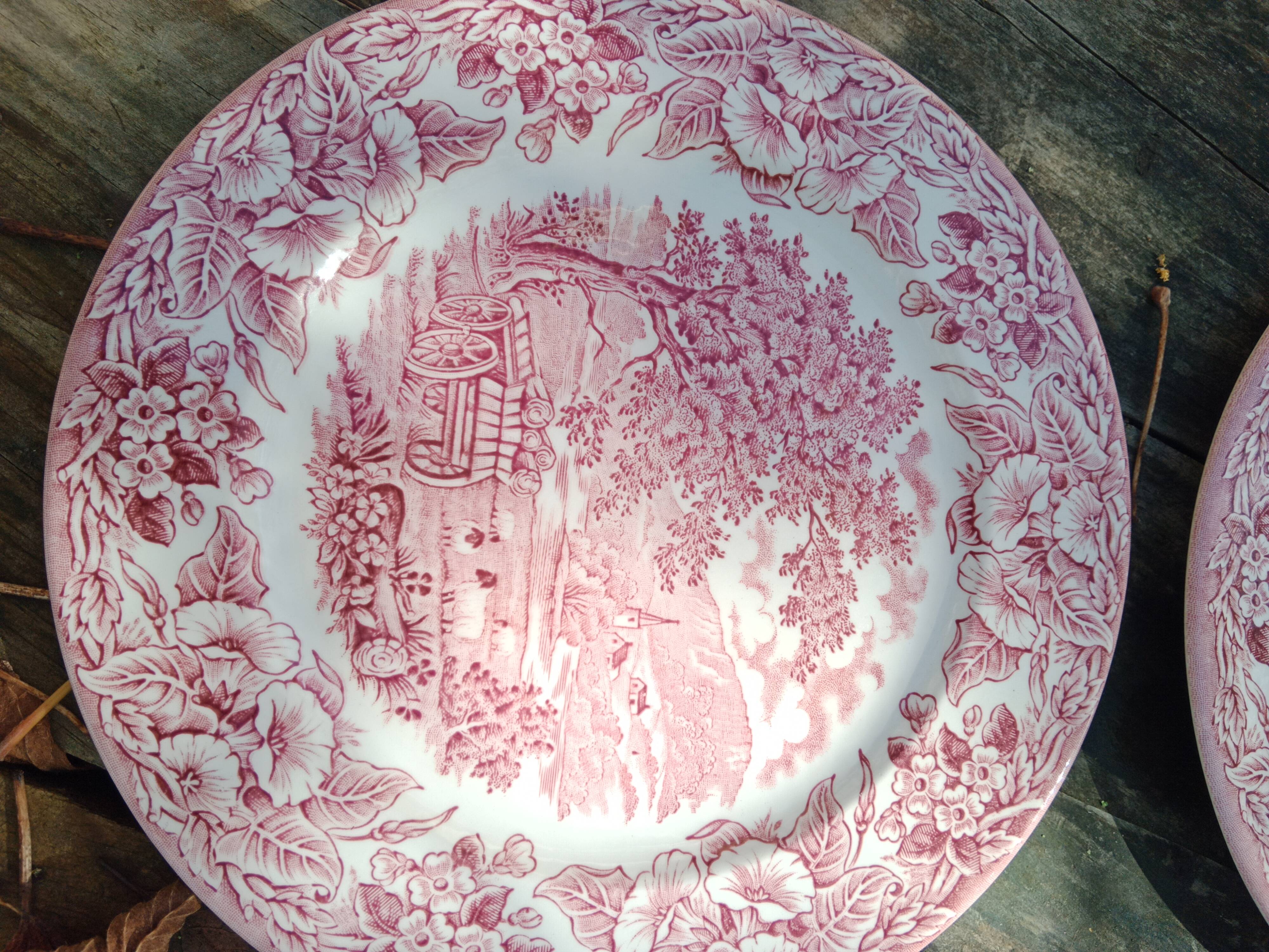2 assiettes plates eit england