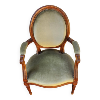 green medallion armchair