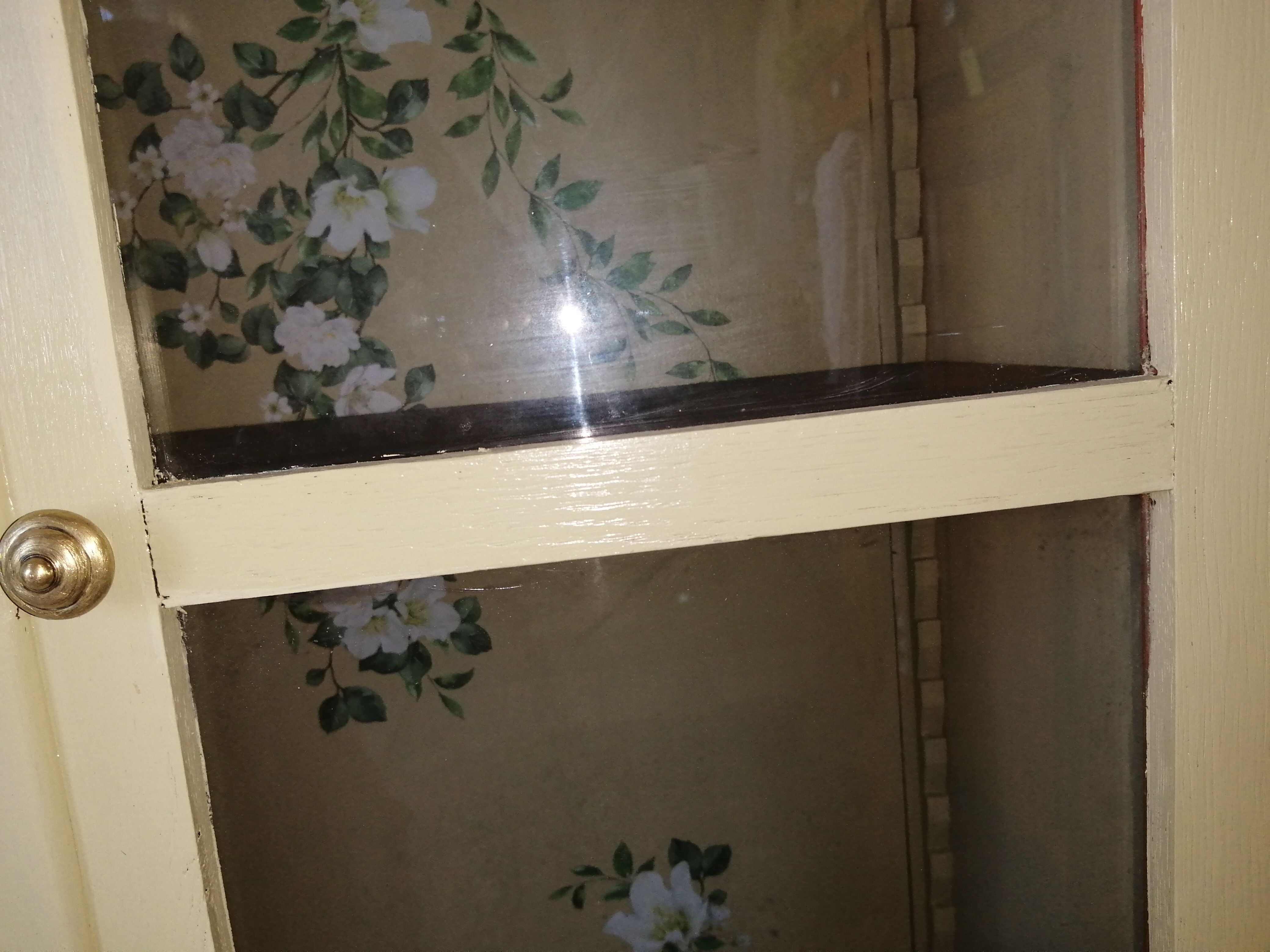 The "Fleur" showcase buffet