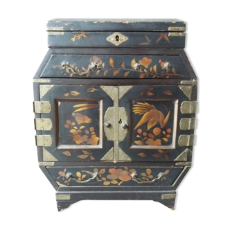 Cabinet japonais ancien