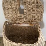 Walking fishing basket