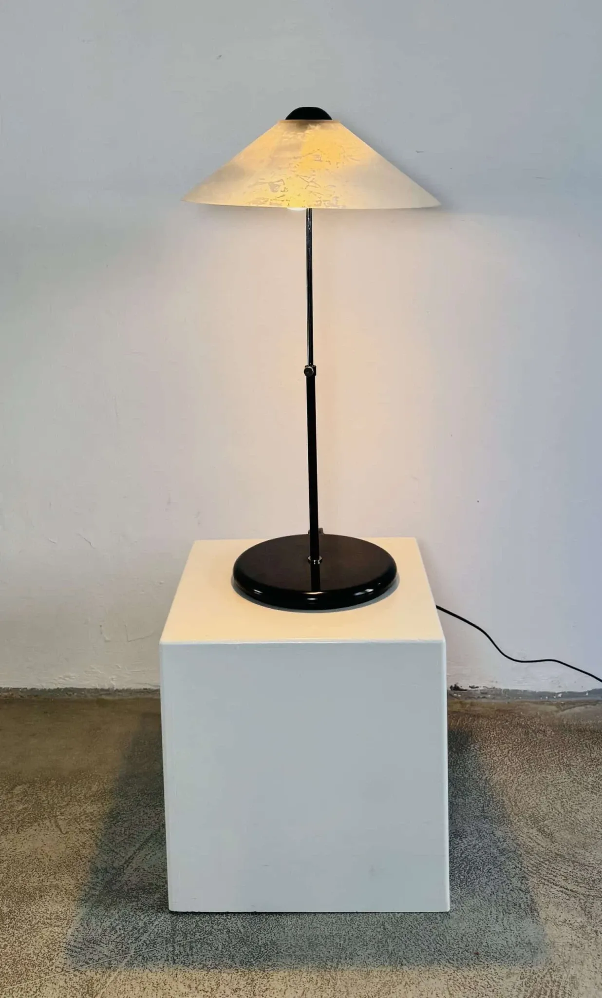 Lampe de table en verre dépoli par Af Cinquanta, Italie, années 1980.