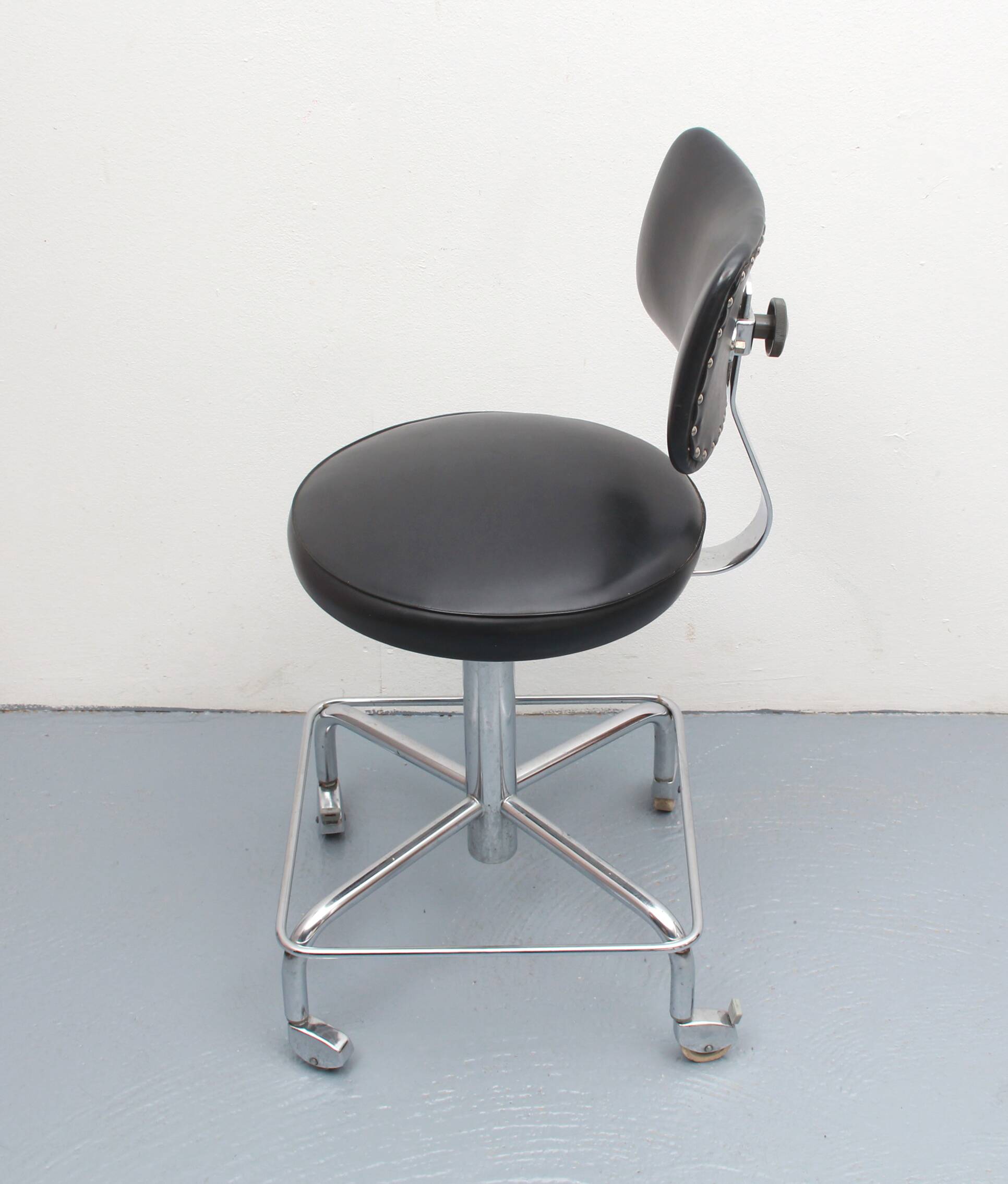 1960s office swivel chair in black