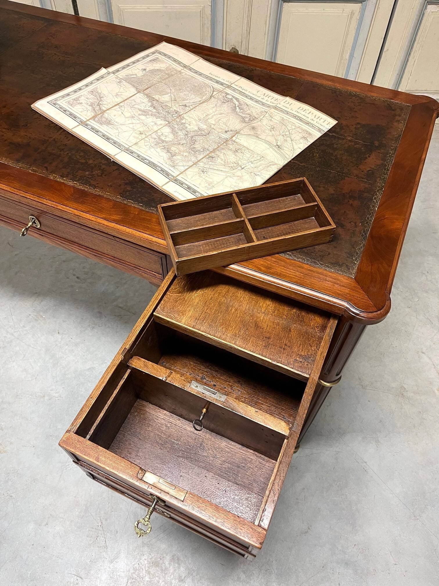 Louis XVI flat desk