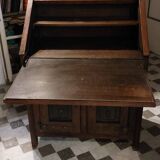 Secrétaire ancien en bois avec finitions métalliques d'époque
