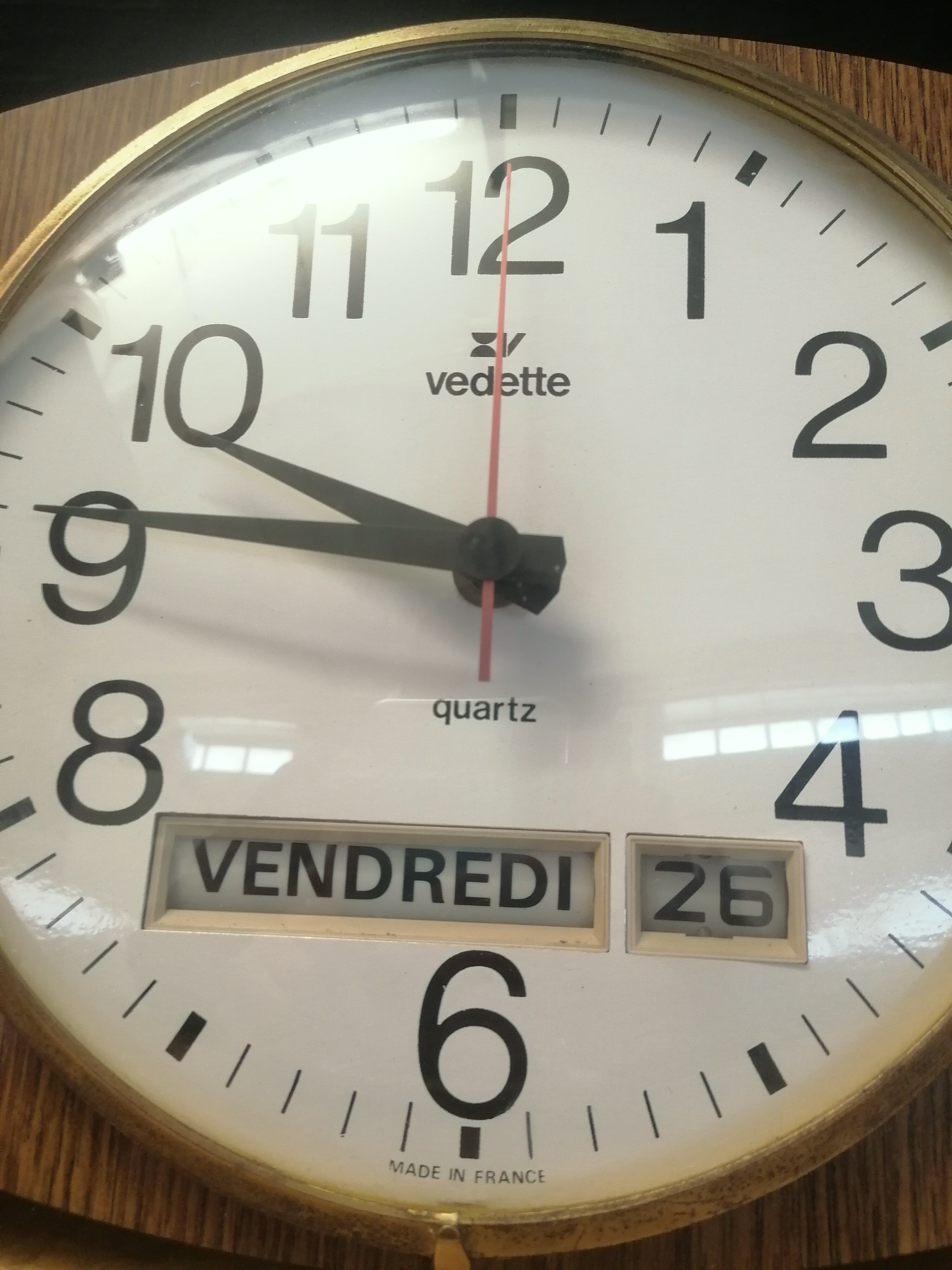 Vintage clock - Vedette france - date- formica- bulging glass- 1960's