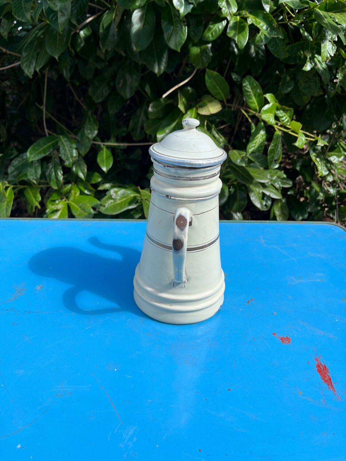 Enamelled coffee maker