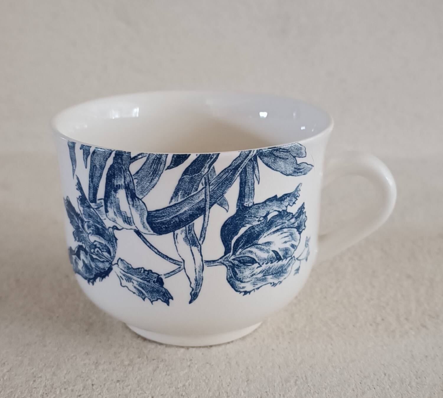 Gien tulip breakfast cup