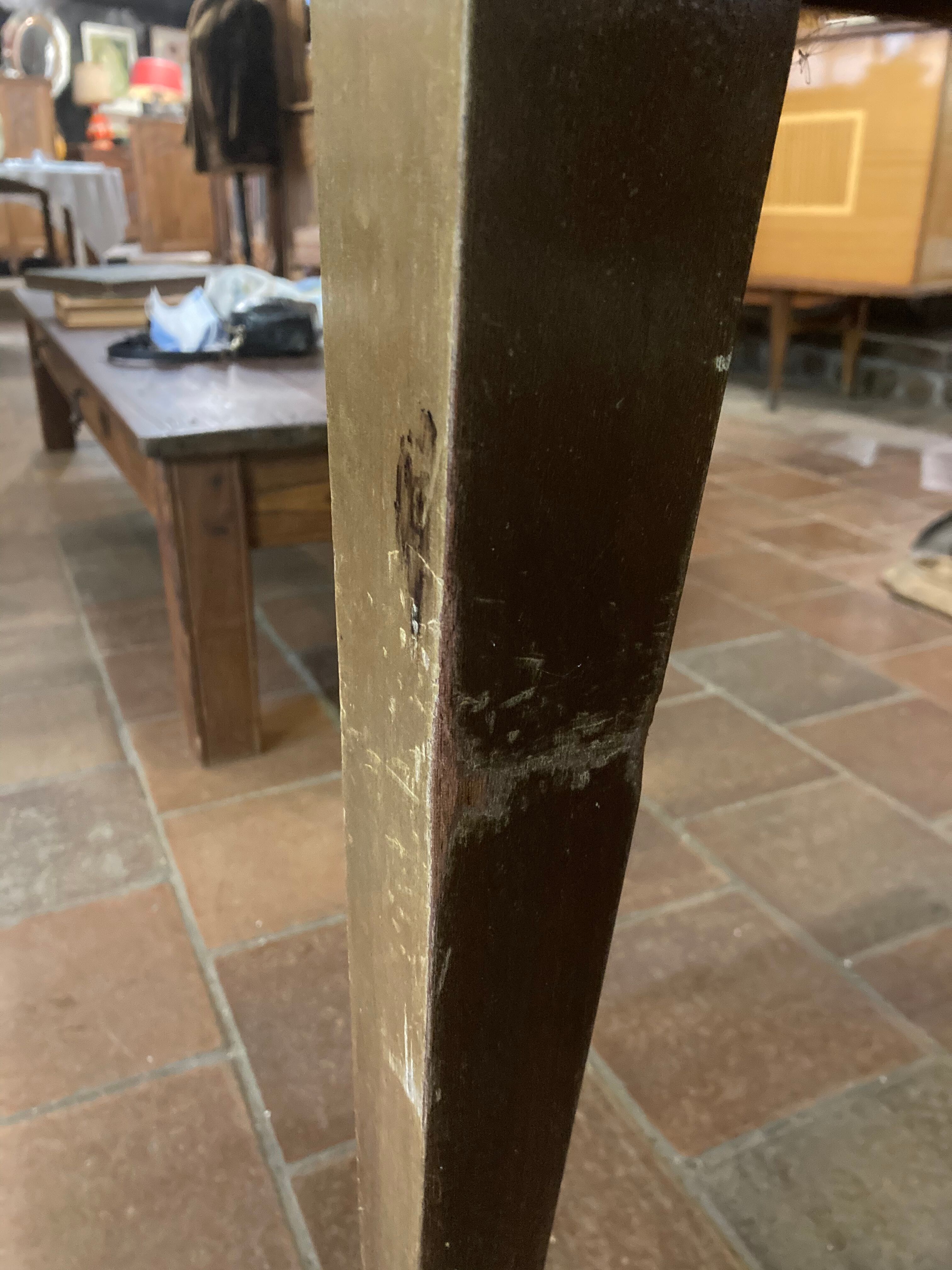 Table en ébène de Macassar laquée vers 1950
