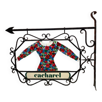 Former sign "Cacharel"