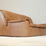 Cinna sofa. Circa 1970. Foam and "caramel" leather. 3 seats.