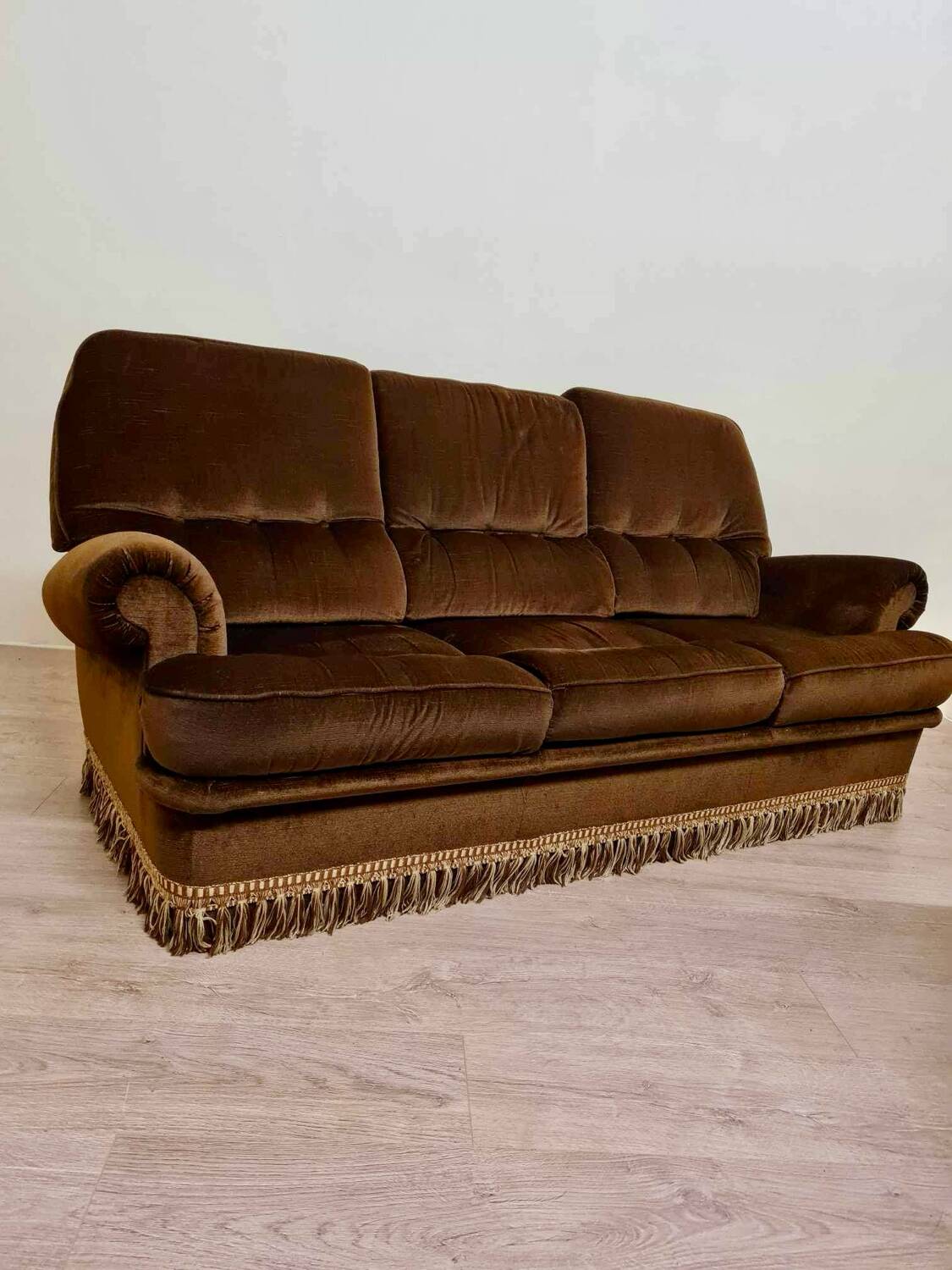 Toad bench in genoa velvet circa 1960