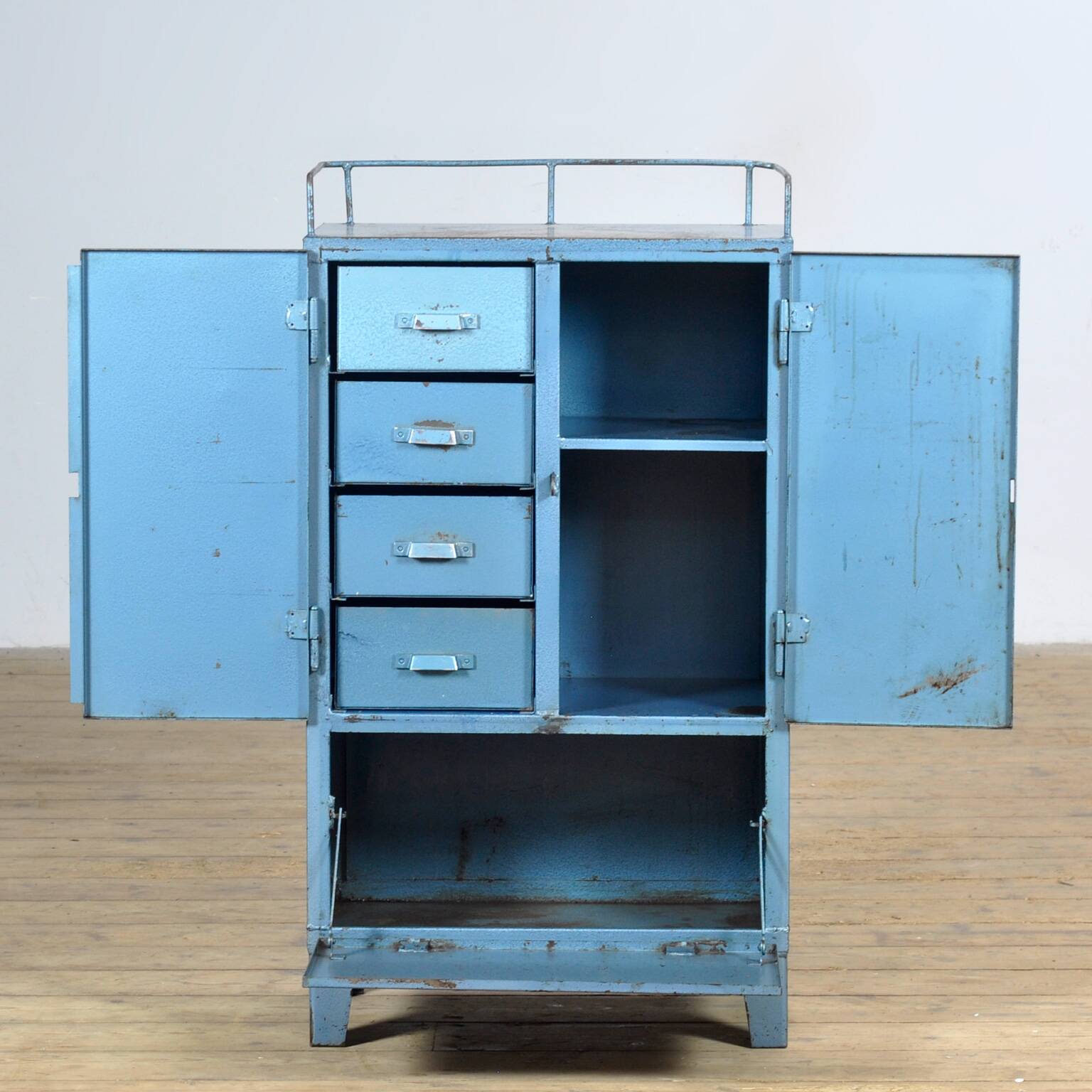 Industrial four-drawer cabinet from the 1970s
