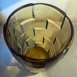 Vase from the 30s/40s with tiered smoked glass, beautiful strusturation and light catchment