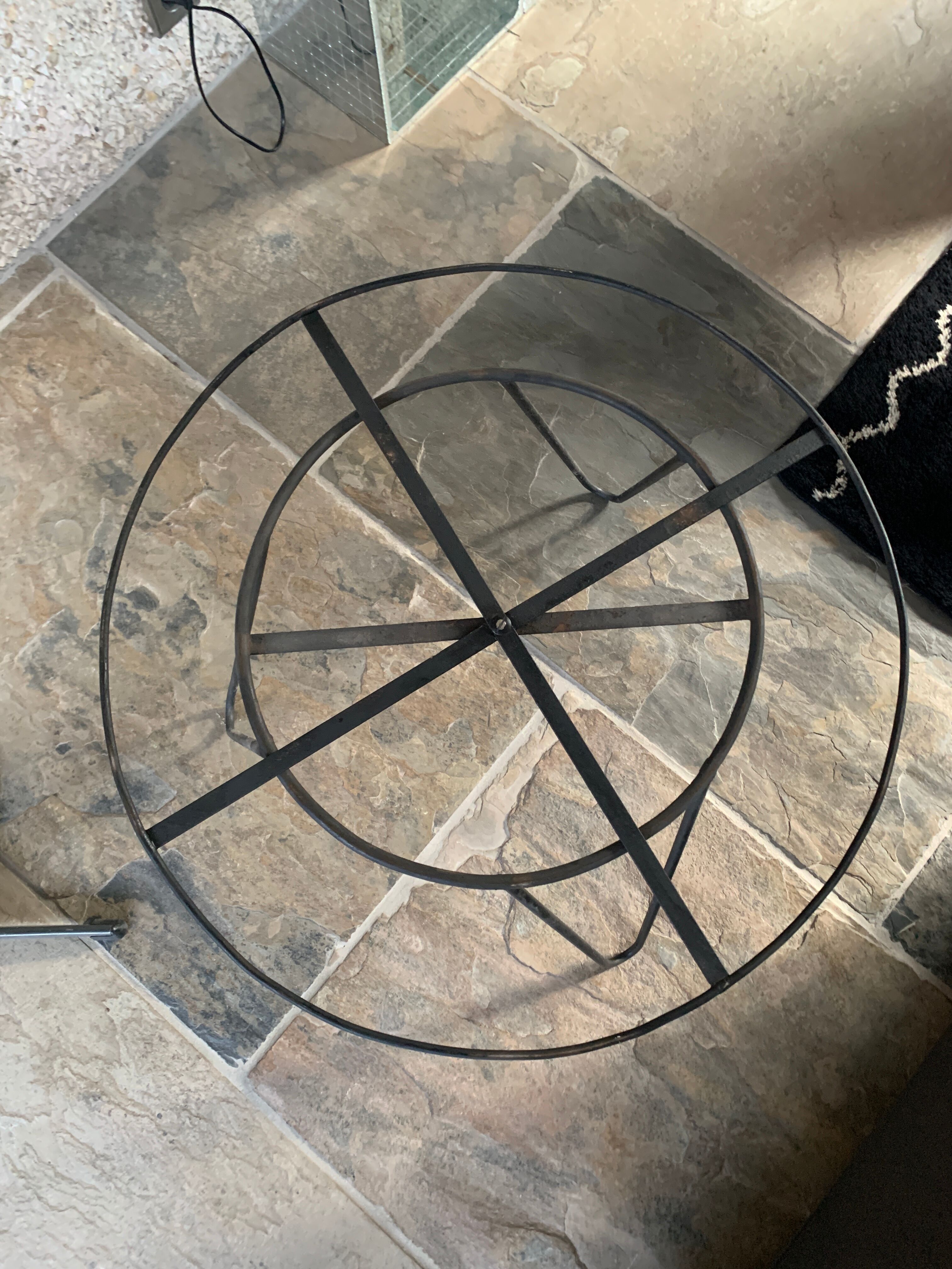 Table d'appoint en marbre et fer forgé