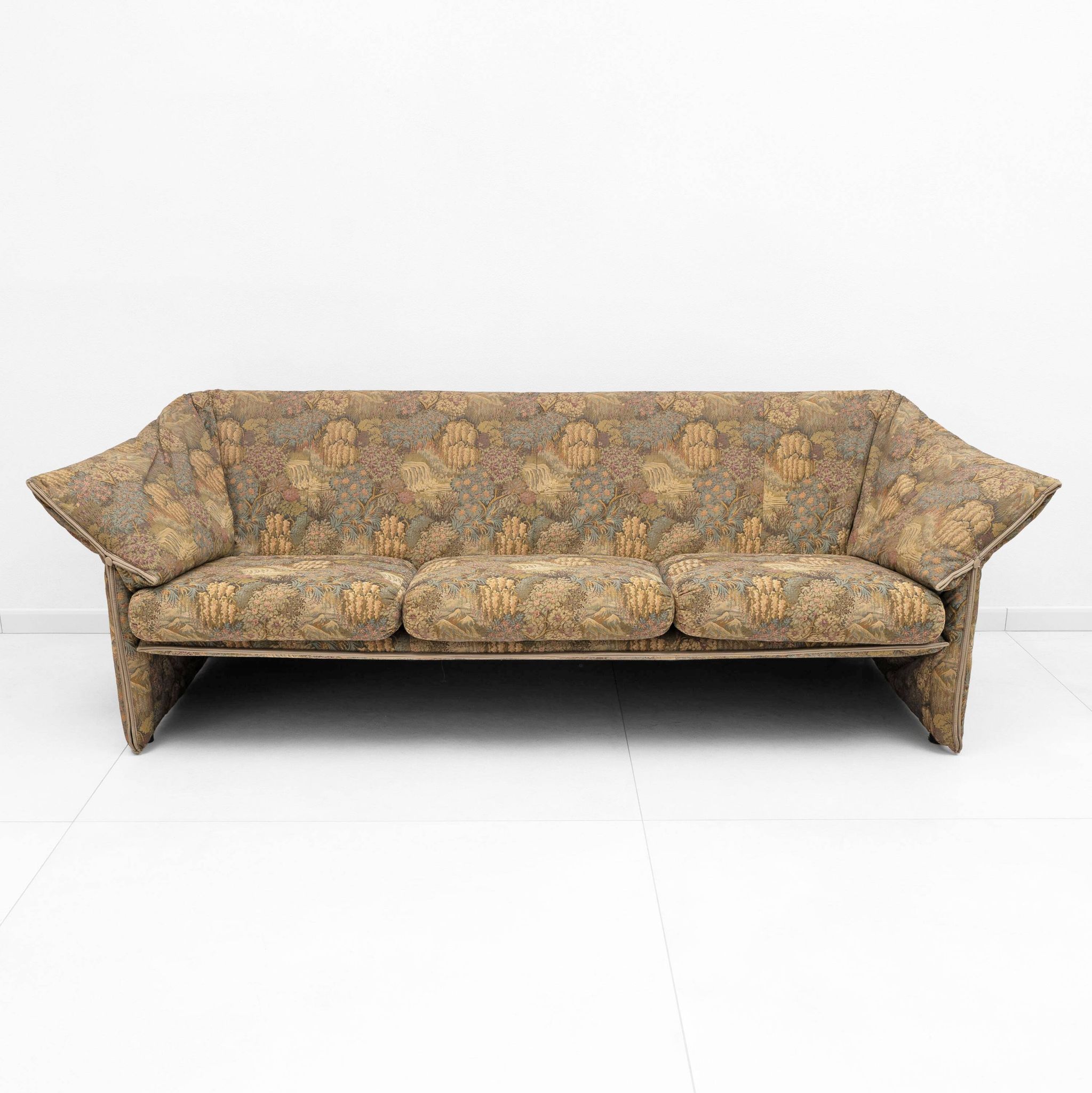 Jacquard fabric Sofa, Mario Bellini, "Le stelle" B&B Italia, 1970