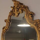 Miroir en bois d'or à  l or,style Louis 15