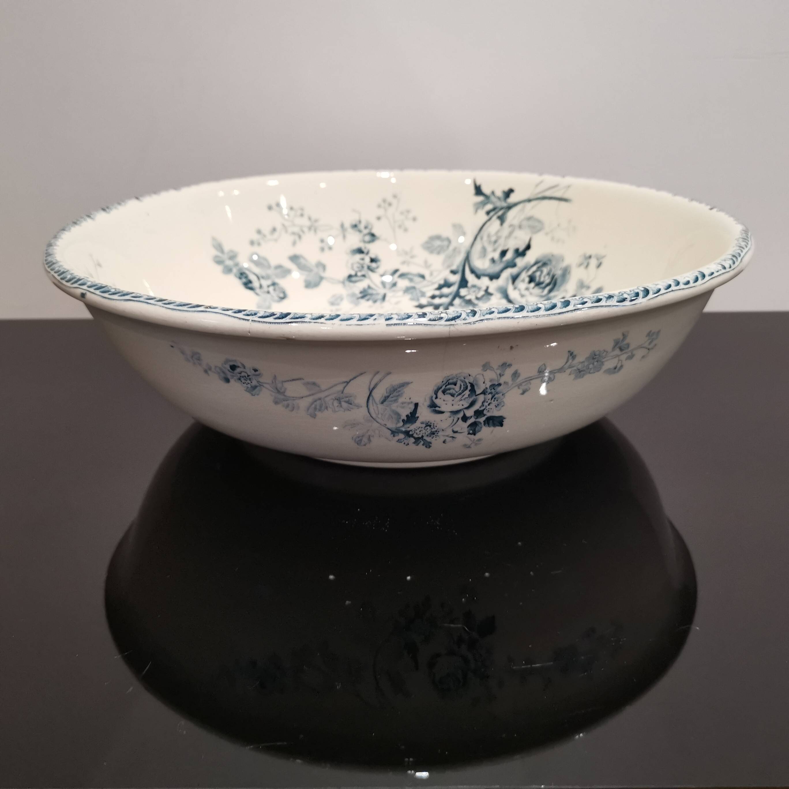 Old dish/ Terre De Fer basin Choisy-le-Roi E. Bourgeois