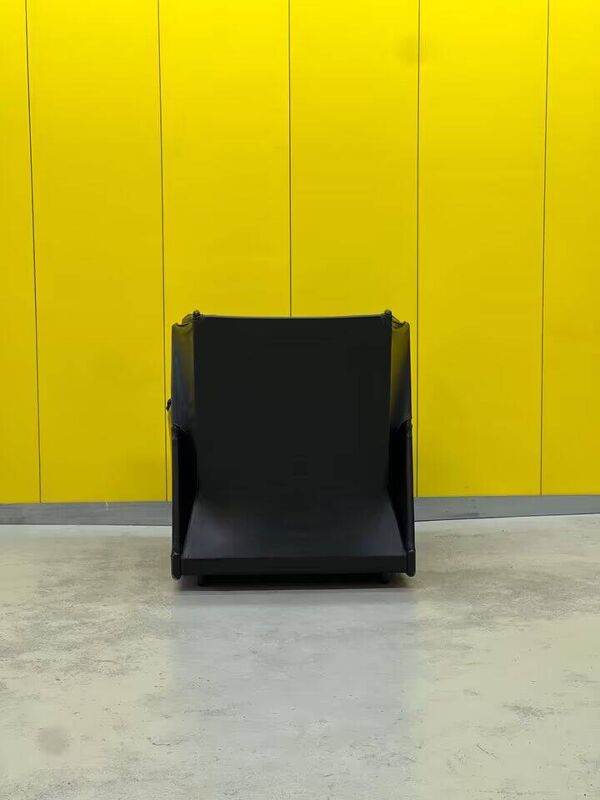 Fauteuil ''Viola D'amore'' de Cassina par Piero de Martini (années 1970) – Cuir noir