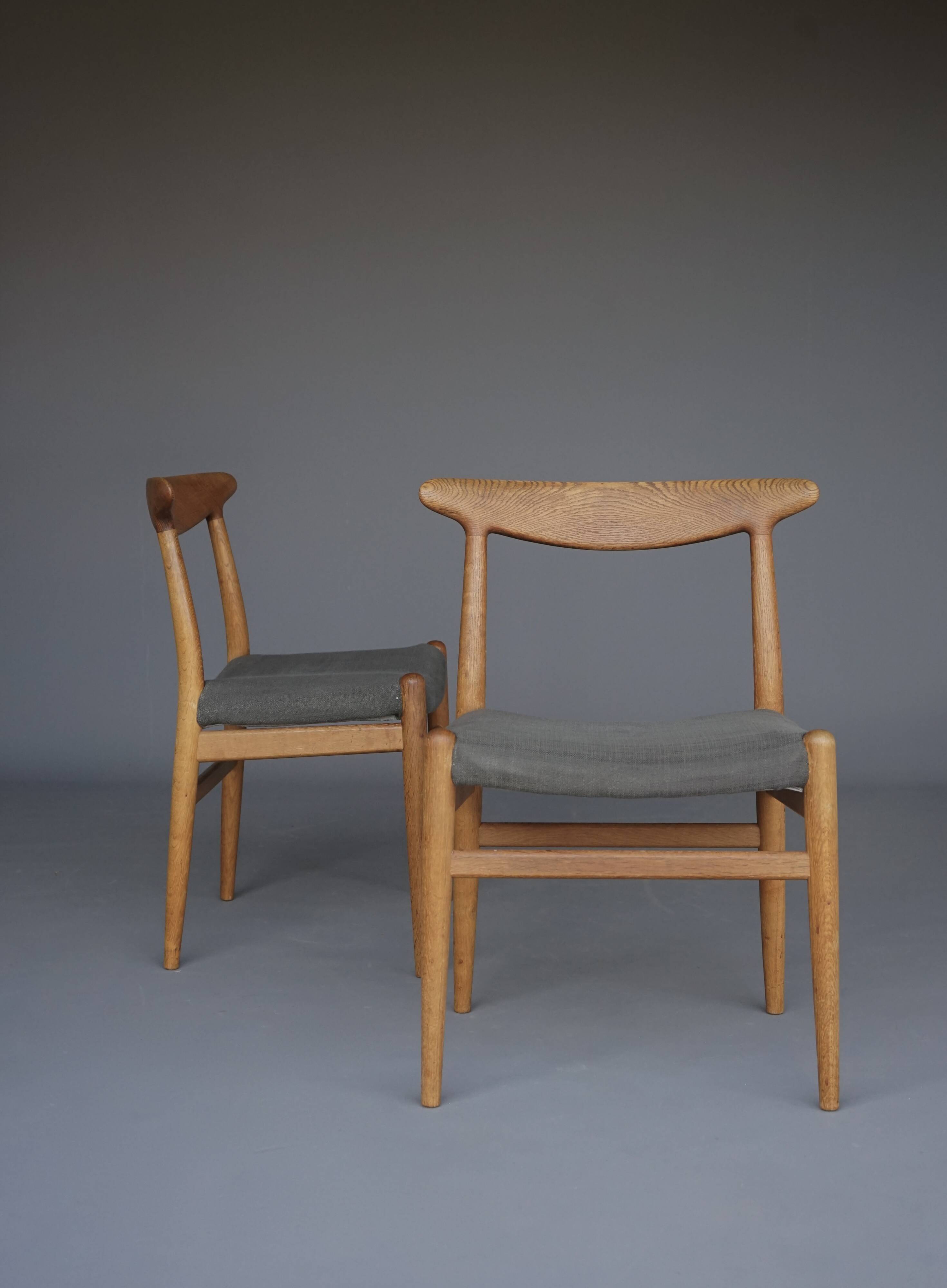Chaises W2 en chêne de Hans J. Wegner pour C.M. Madsen, années 1960. Lot de 2.