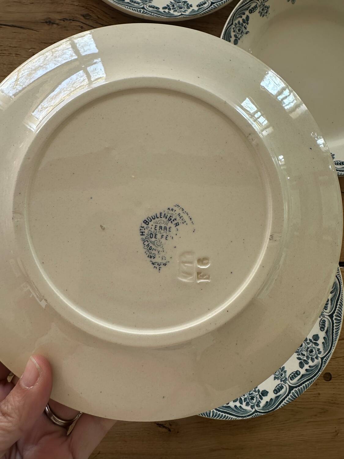 4 ironstone plates