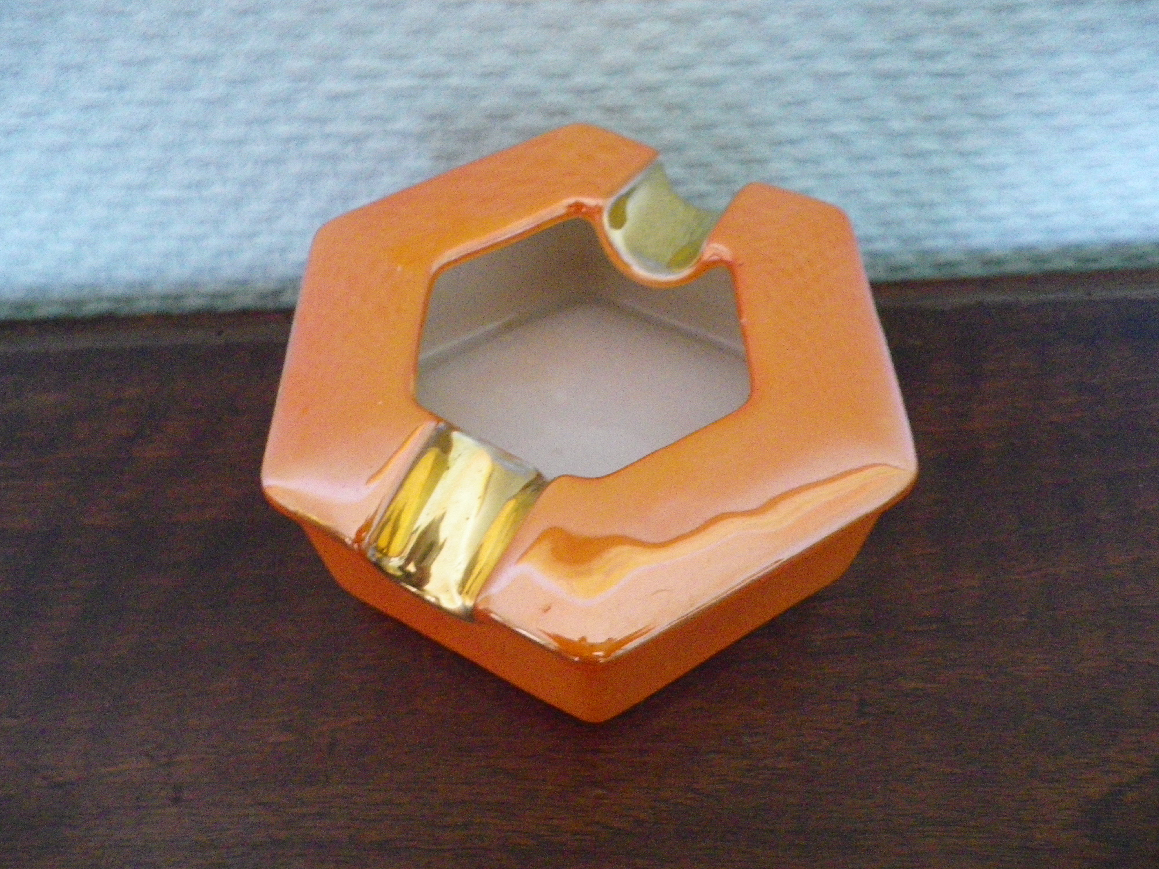 Vintage porcelain ashtray with gilding, Victoria china Czechoslovakia, 60/70s