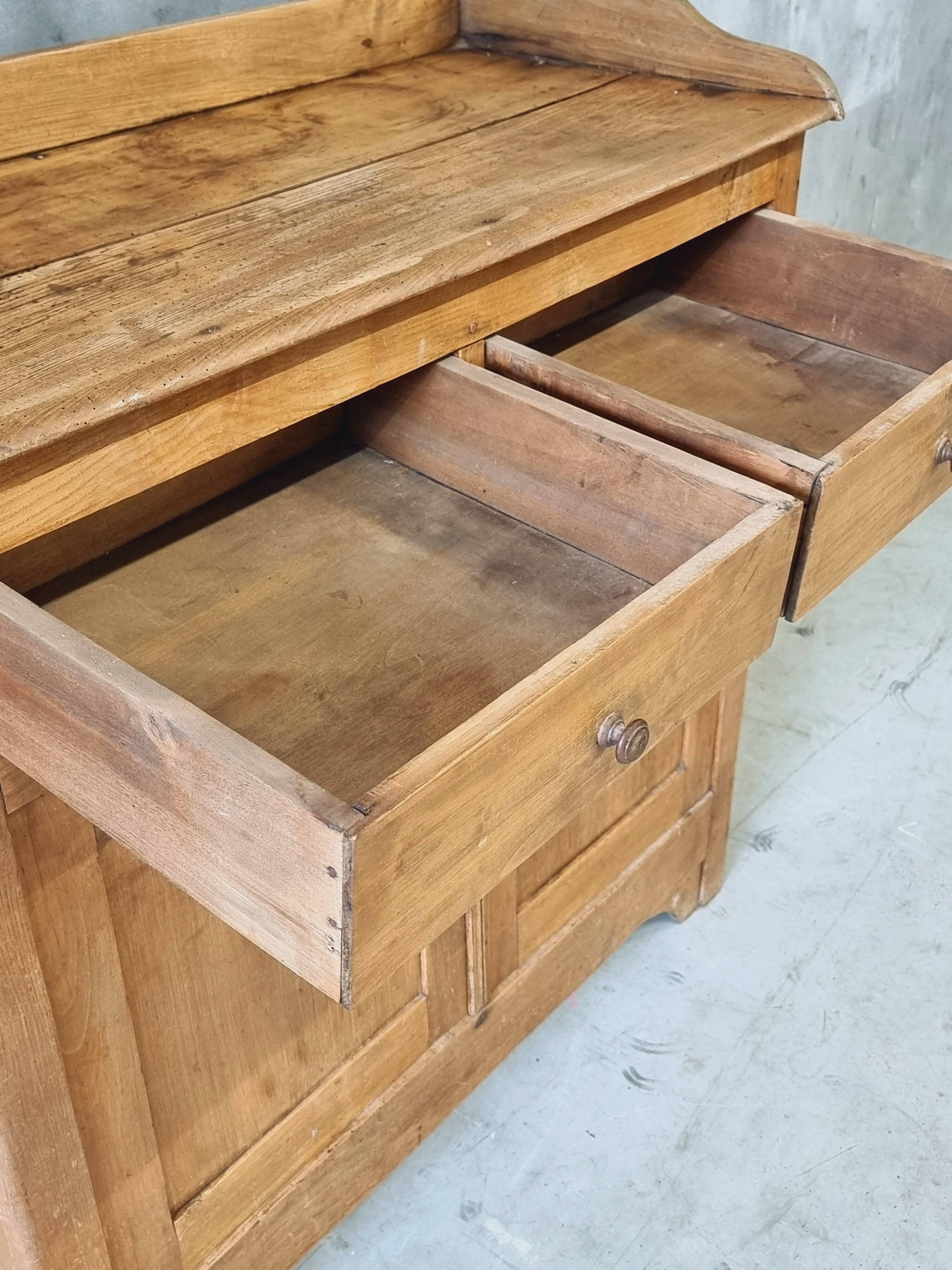 Commode ancienne de campagne française