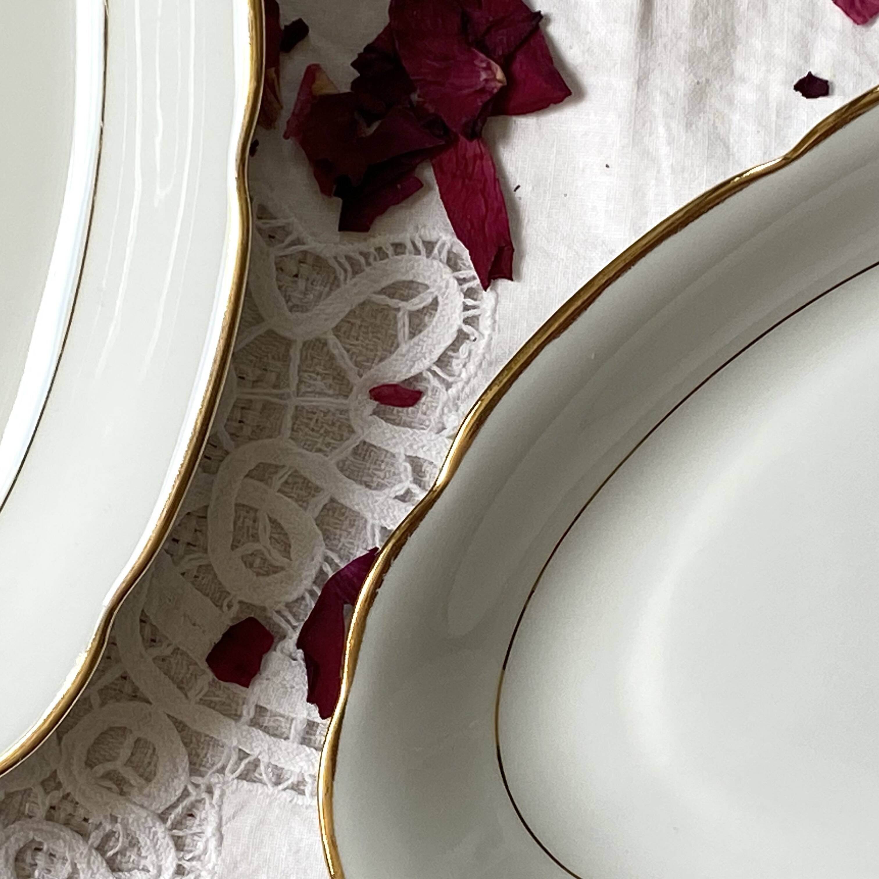 Set of 2 small dishes with gilding, Sologne Lamotte porcelain