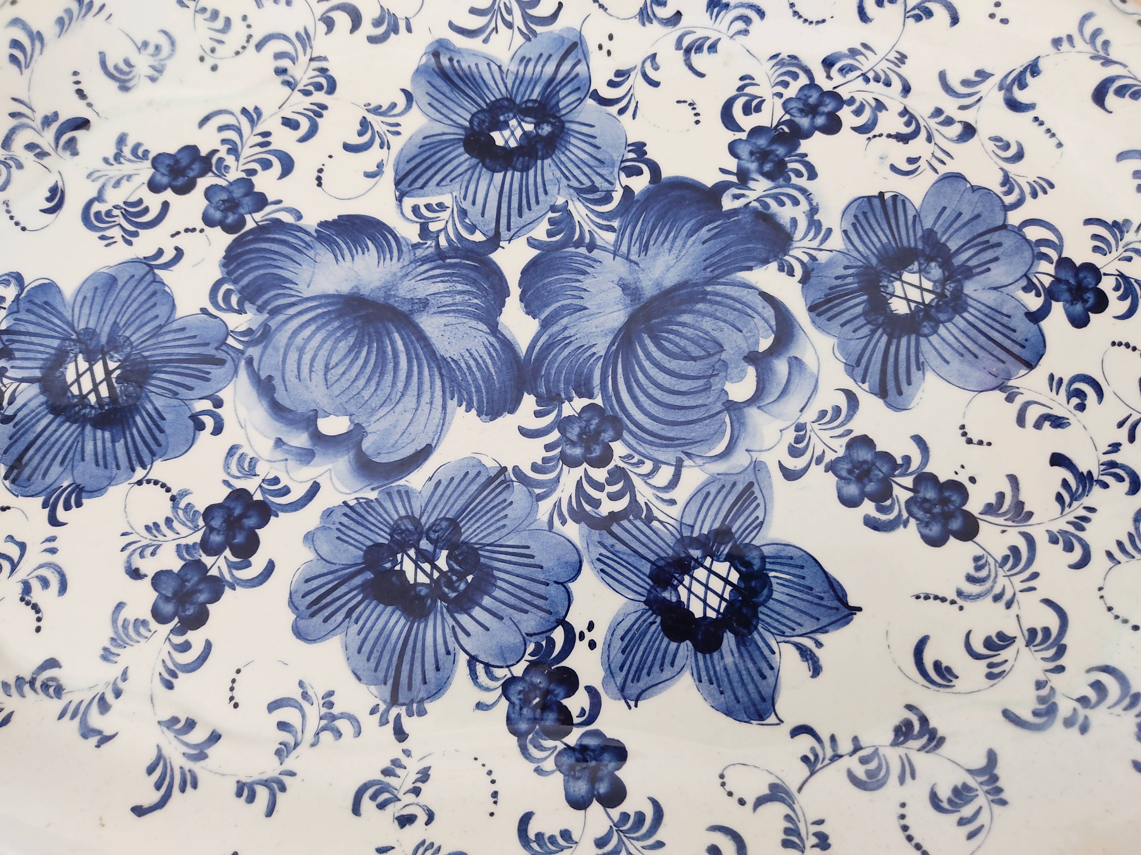 Delft earthenware platter