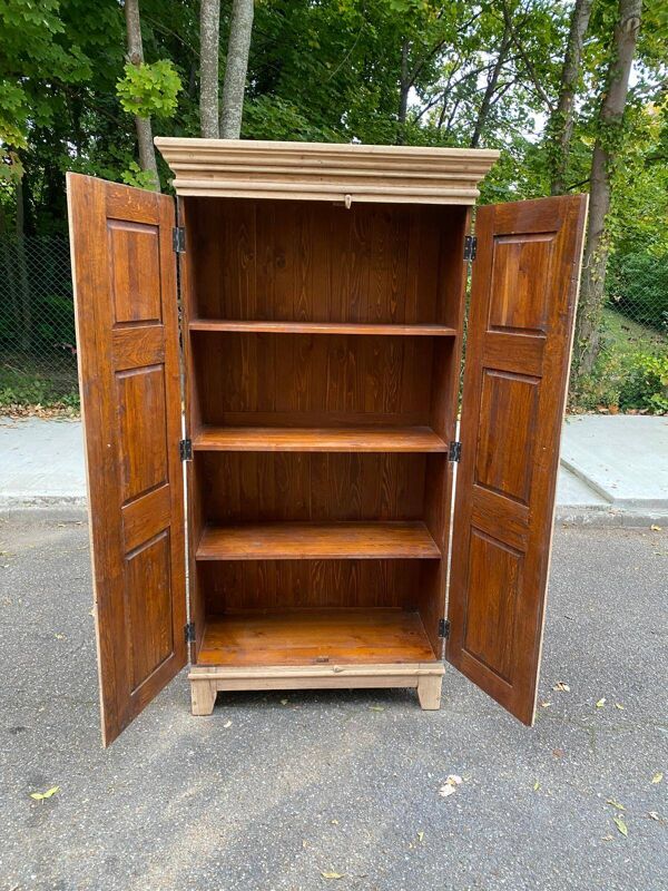 Armoire de ferme rénovée en chêne massif brut du 19ème